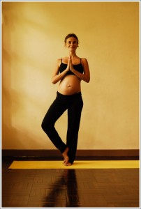 4a vrksasana tree pose - first trimester